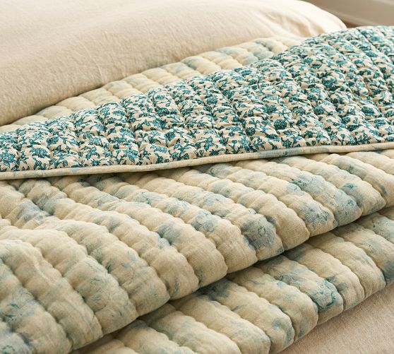 Floral Cloud Reversible Quilt 4