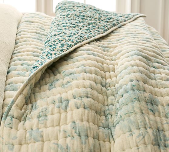 Floral Cloud Reversible Quilt 5